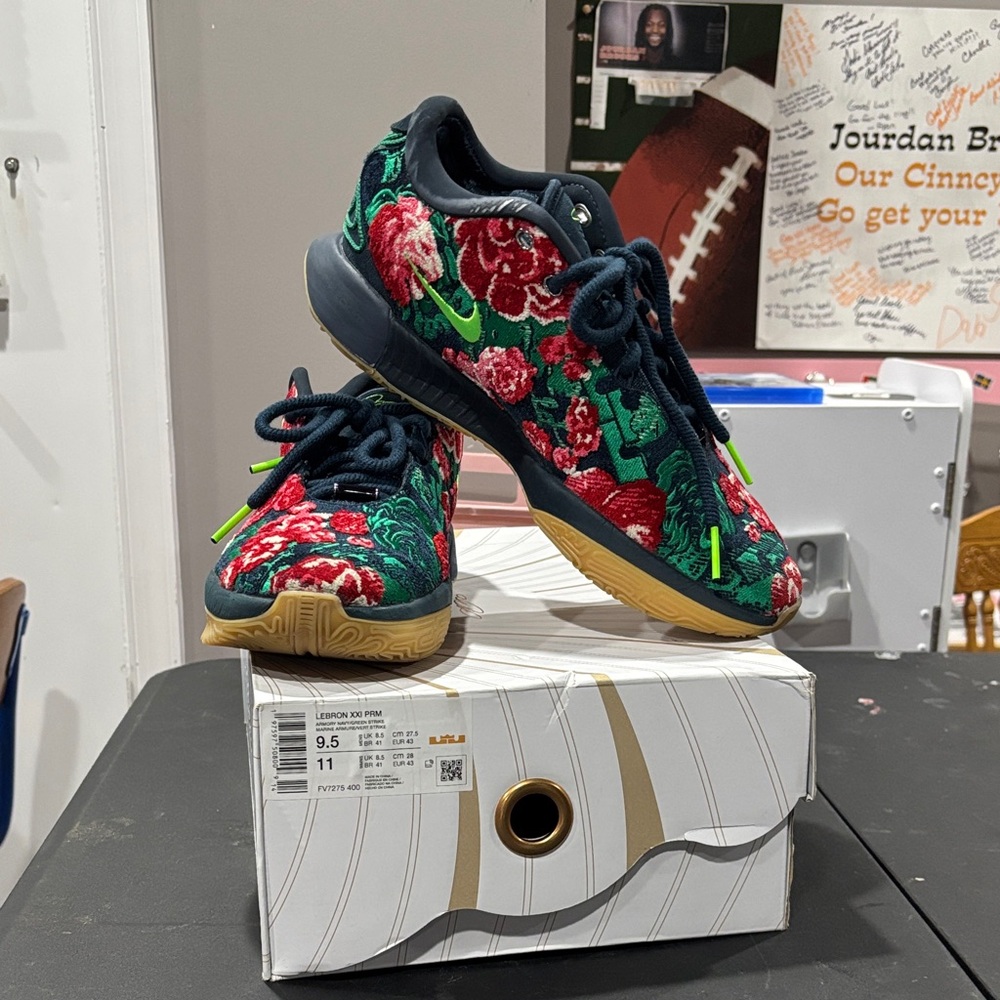 Nike LeBron  XXI PRMs men’s size 9.5